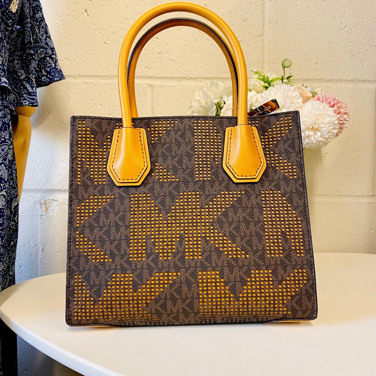 MICHAEL KORS 35F1GM9M2I MERCER MEDIUM MESSENGER SATCHEL BAG MK SIGNATURE MARIGOLD MICHAEL KORS 35F1GM9M2I MERCER MEDIUM MESSENGER SATCHEL BAG MK SIGNATURE MARIGOLD